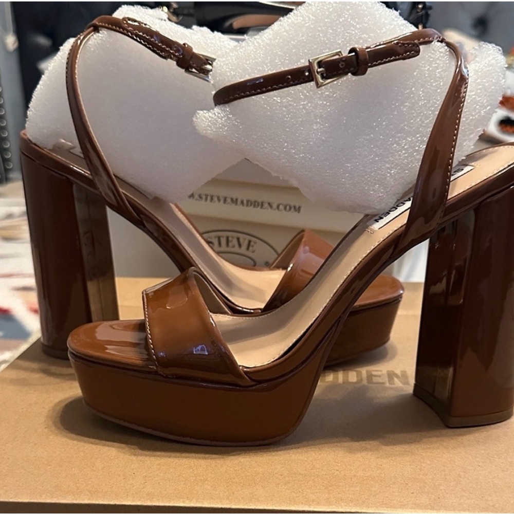 Steve Madden Women's Cognac Patent Platform Heels - Picture 2 of 9